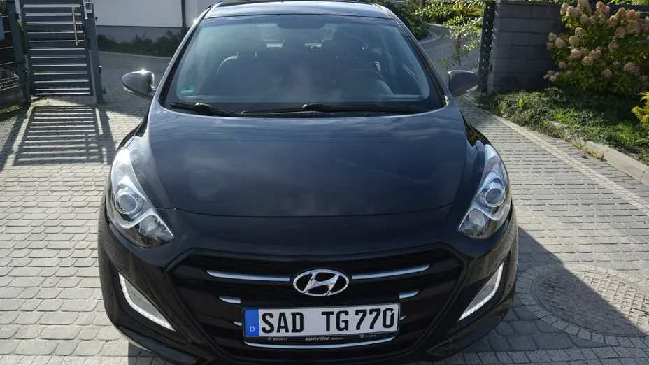 HYUNDAI i30 -