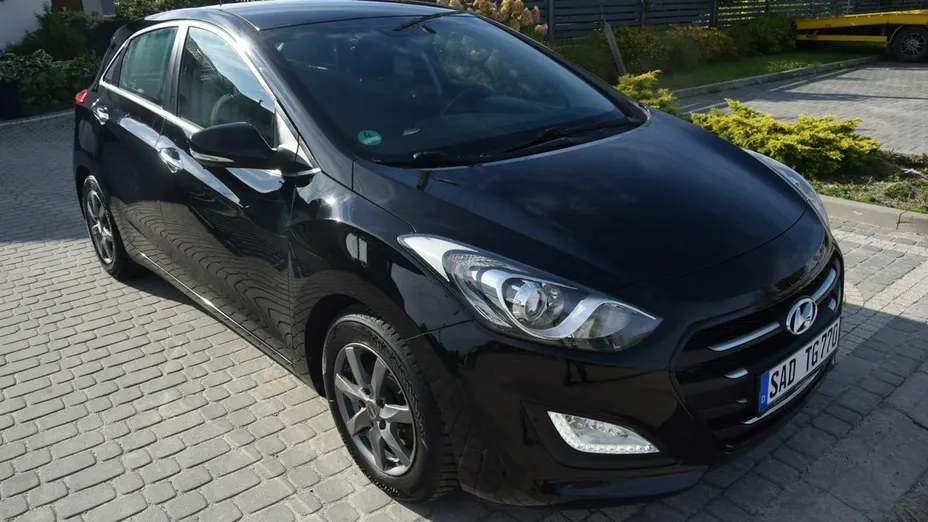 HYUNDAI i30 -