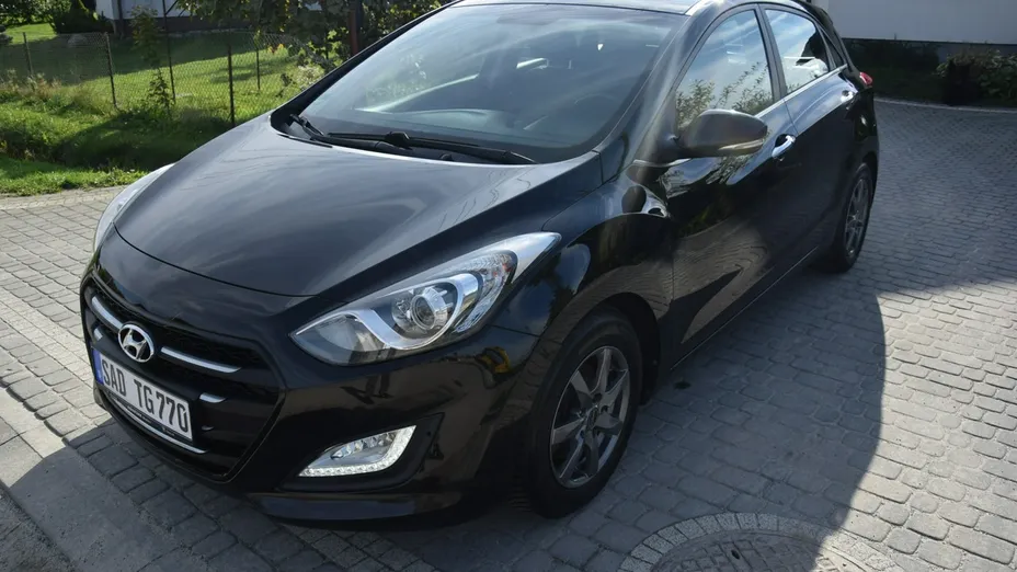 HYUNDAI i30 -
