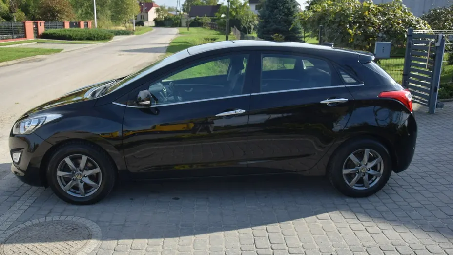 HYUNDAI i30 -