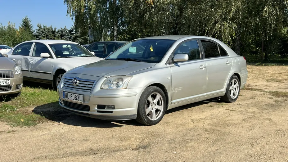 TOYOTA Avensis -