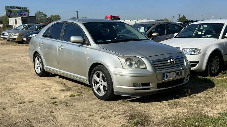 TOYOTA Avensis -
