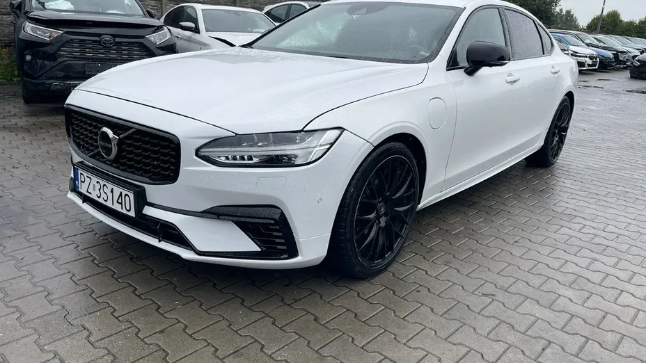 VOLVO S90 -
