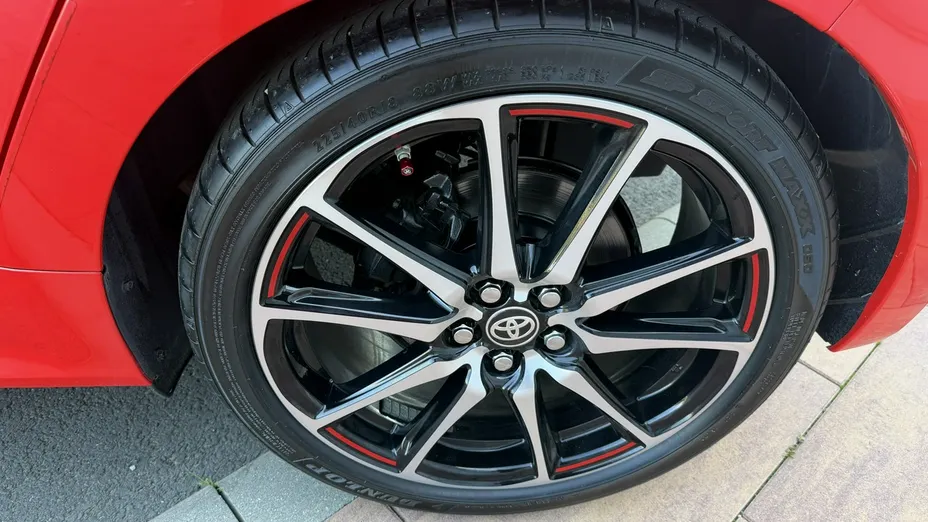 TOYOTA Yaris -