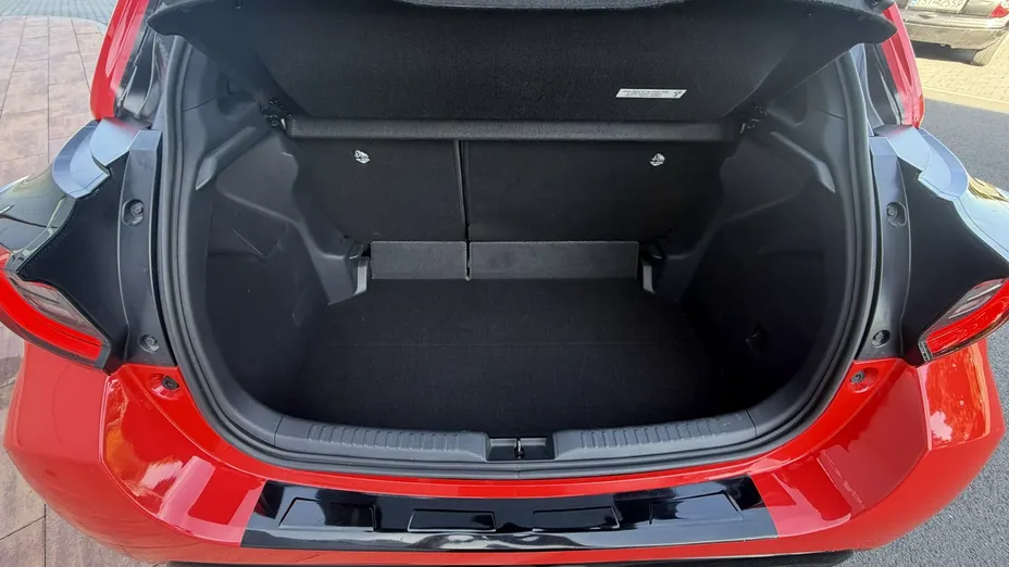 TOYOTA Yaris -