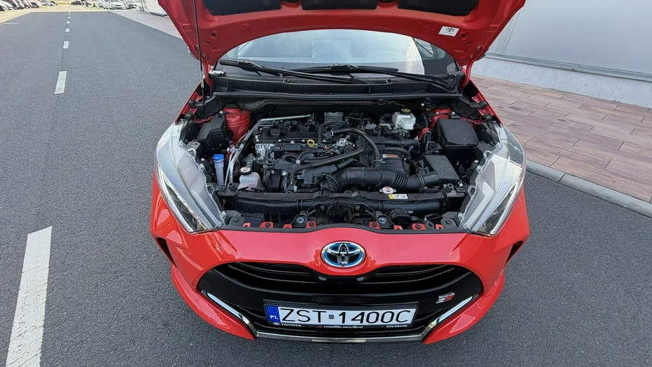 TOYOTA Yaris -