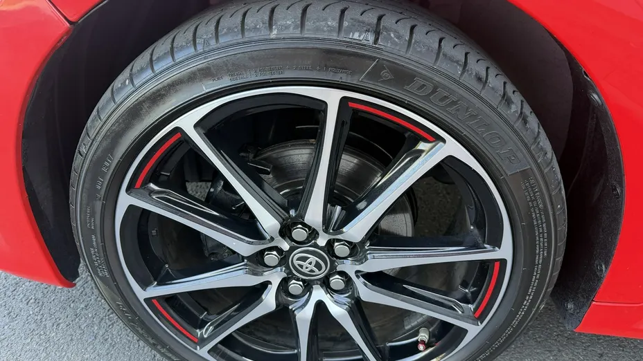 TOYOTA Yaris -