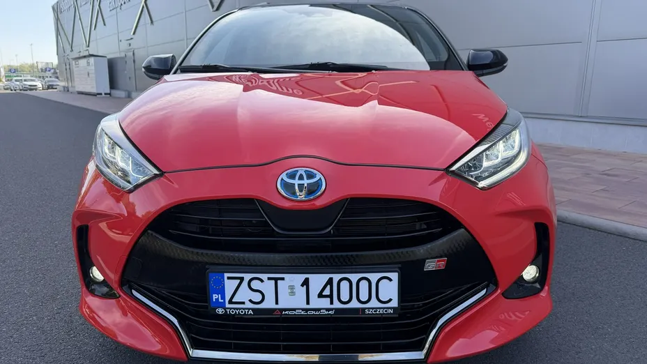 TOYOTA Yaris -