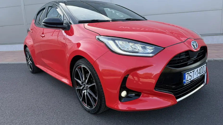 TOYOTA Yaris -
