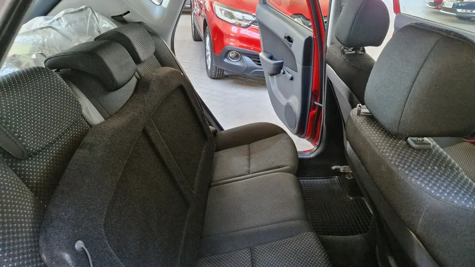 HYUNDAI i30 -