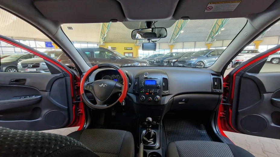HYUNDAI i30 -