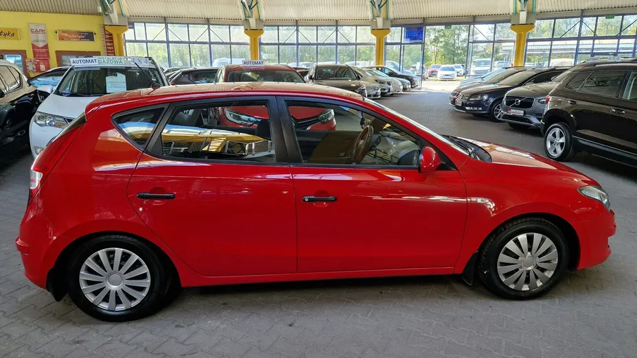 HYUNDAI i30 -
