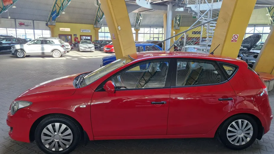 HYUNDAI i30 -