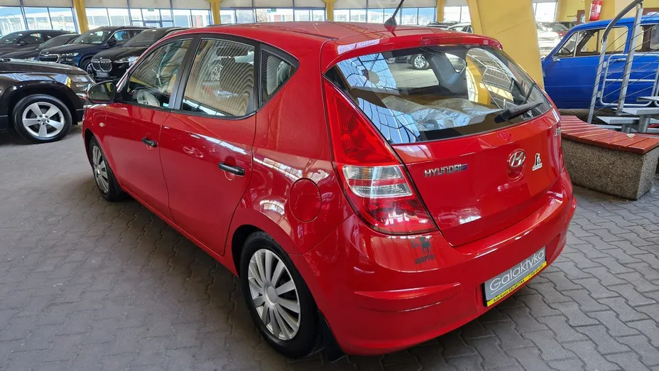 HYUNDAI i30 -