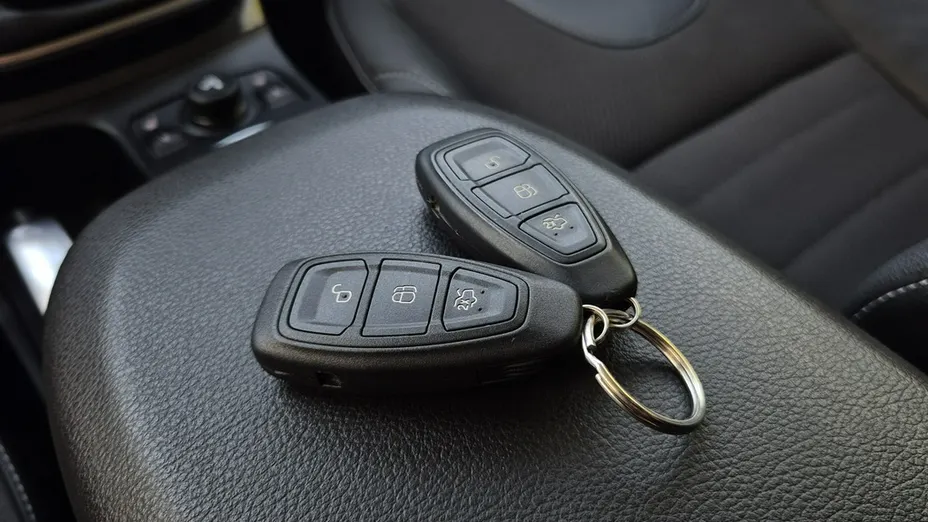 FORD Kuga -