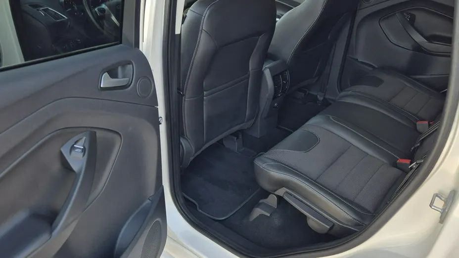 FORD Kuga -