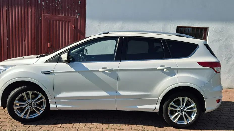FORD Kuga -