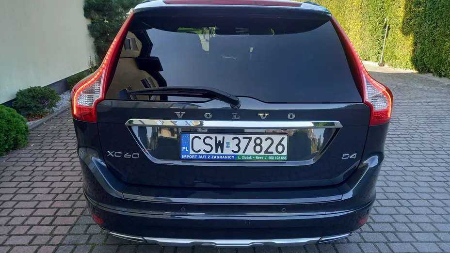 VOLVO XC60 -
