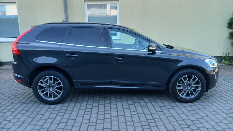 VOLVO XC60 -