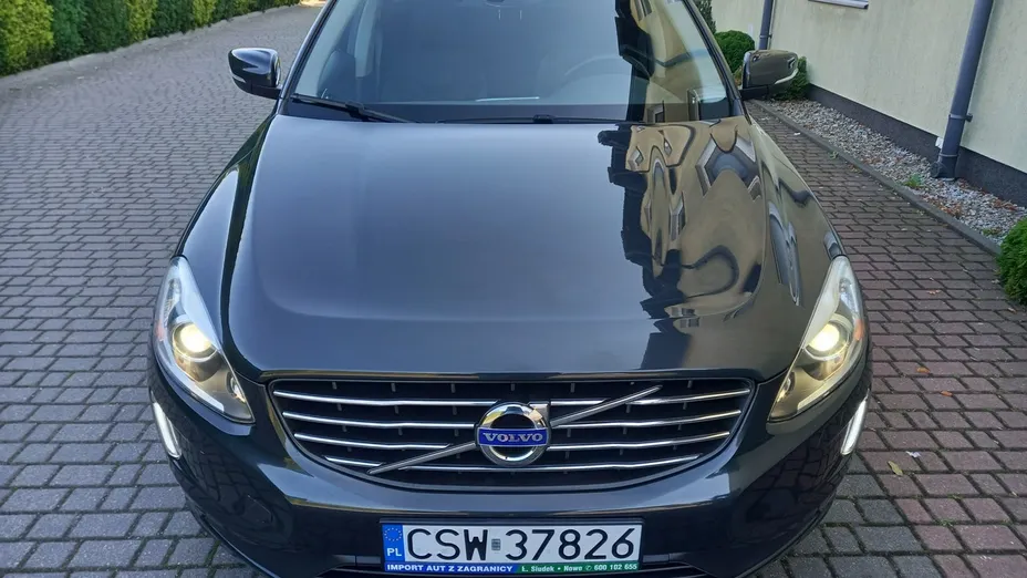 VOLVO XC60 -
