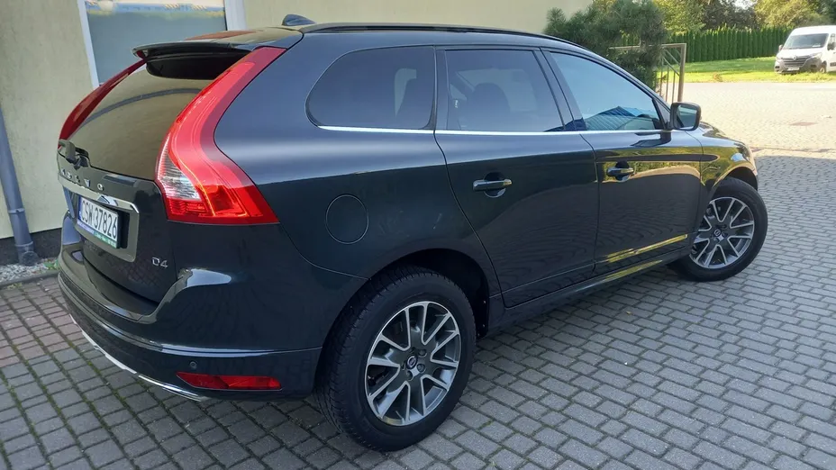 VOLVO XC60 -