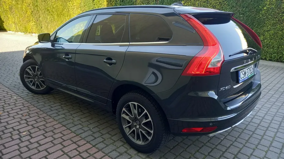 VOLVO XC60 -