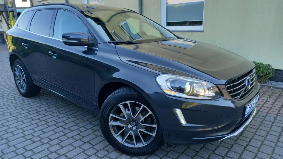 VOLVO XC60 -