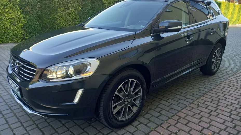 VOLVO XC60 -