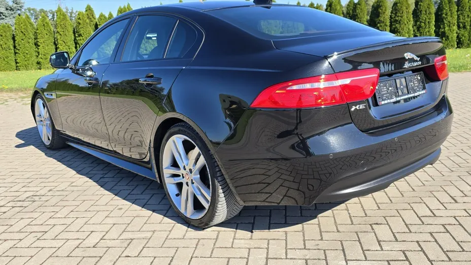 JAGUAR XE -