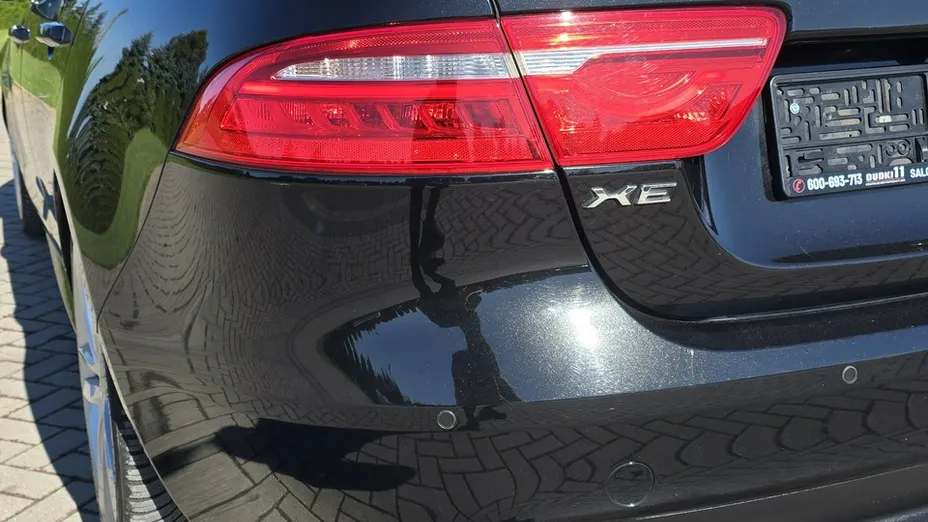 JAGUAR XE -
