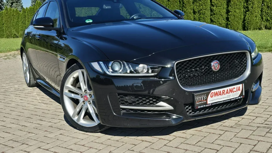 JAGUAR XE -