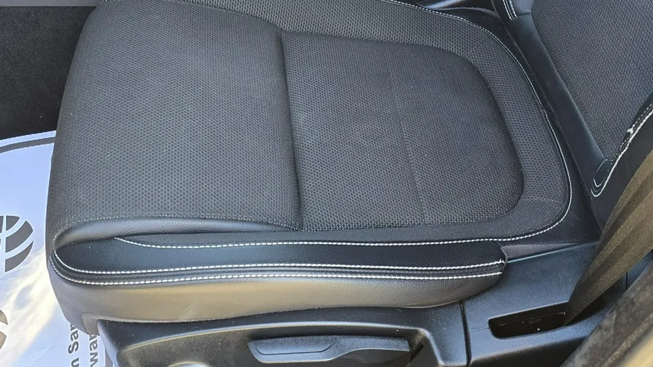 JAGUAR XE -