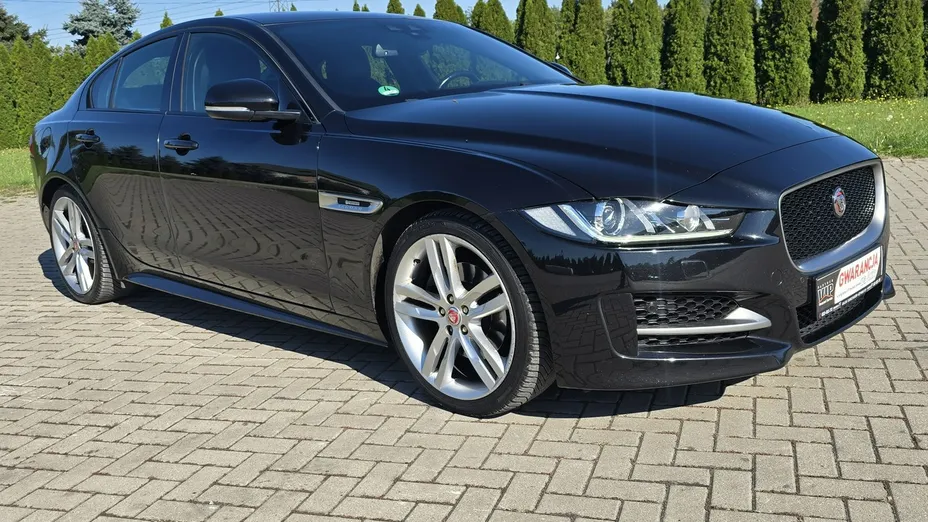 JAGUAR XE -