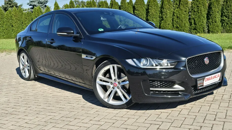 JAGUAR XE -