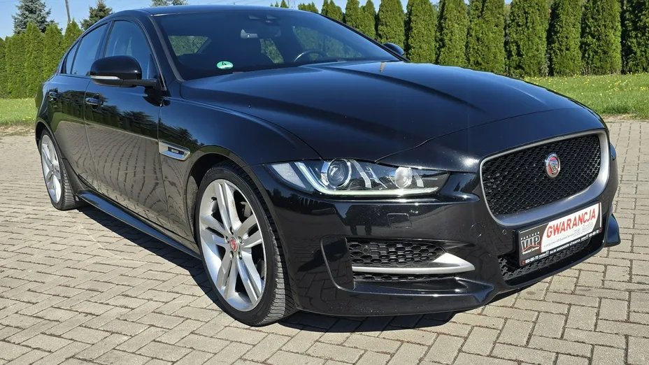 JAGUAR XE -