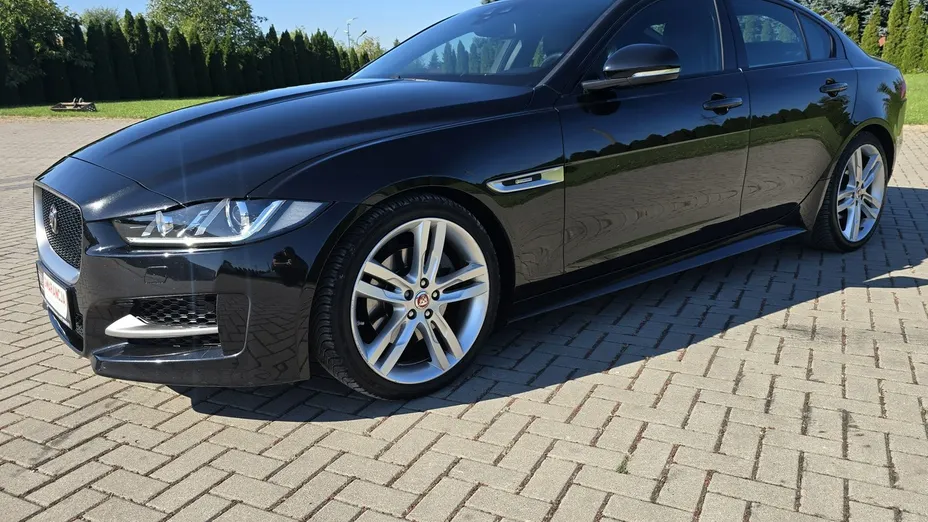 JAGUAR XE -