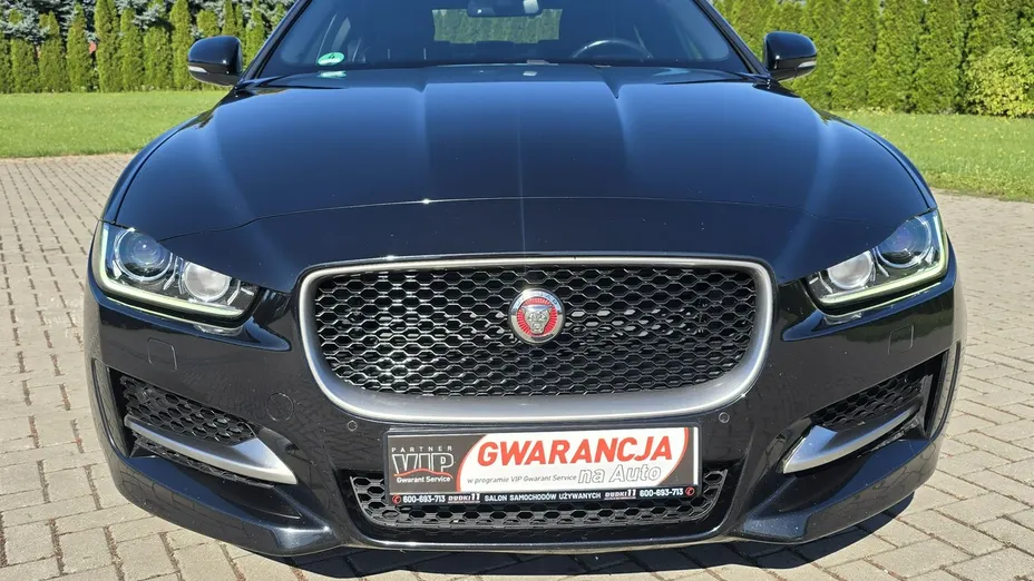 JAGUAR XE -