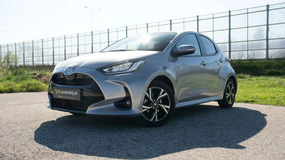 TOYOTA Yaris -