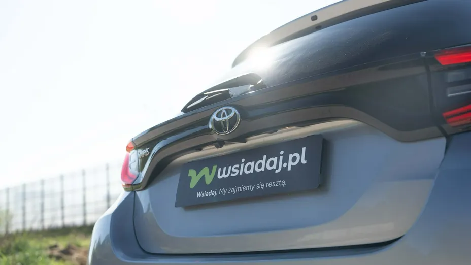 TOYOTA Yaris -
