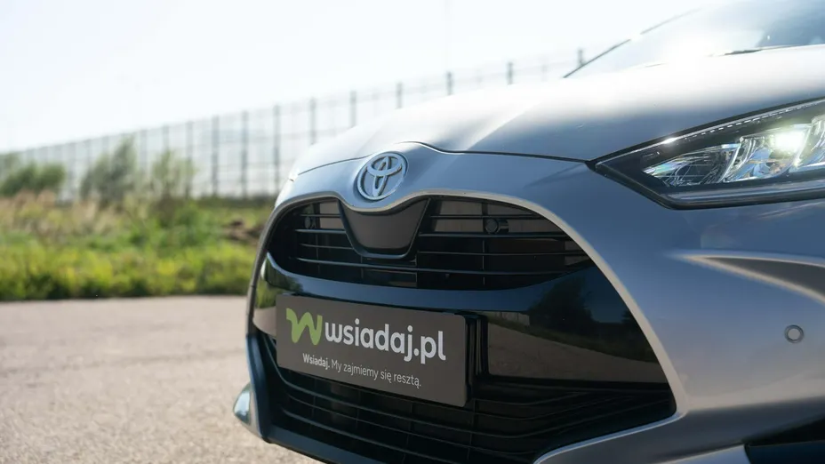TOYOTA Yaris -