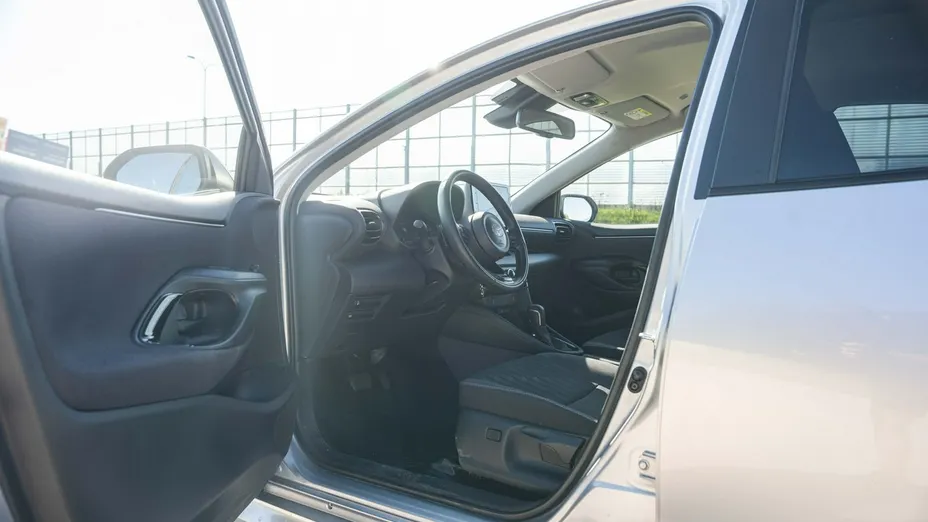 TOYOTA Yaris -