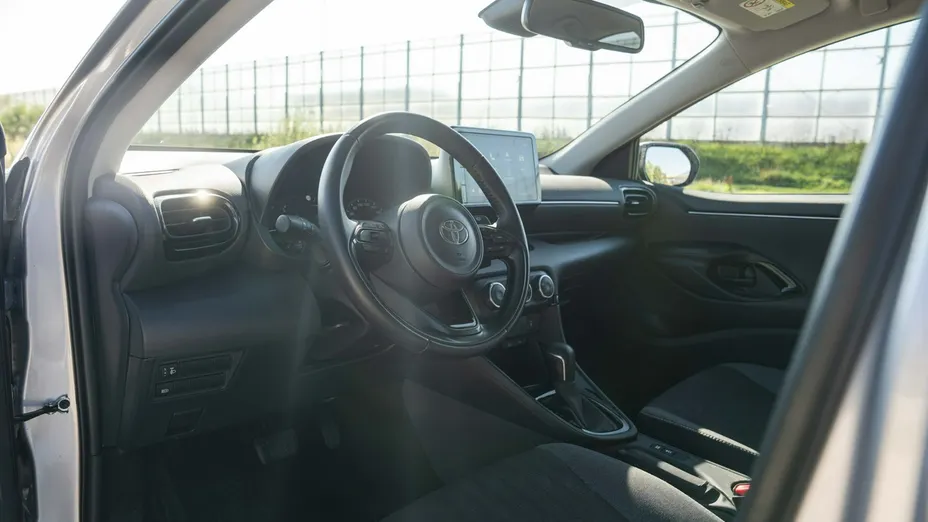 TOYOTA Yaris -