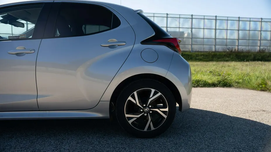 TOYOTA Yaris -