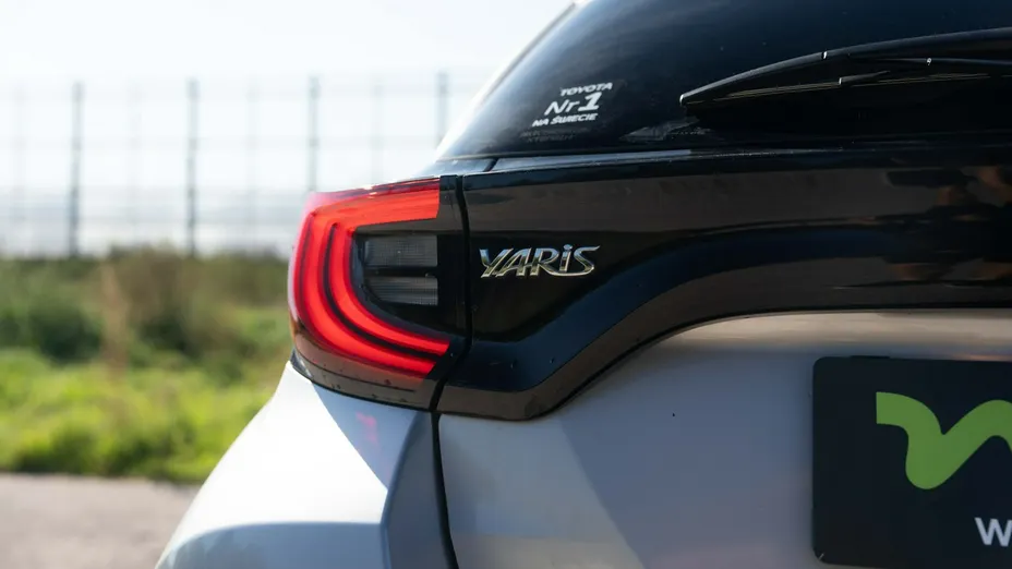 TOYOTA Yaris -