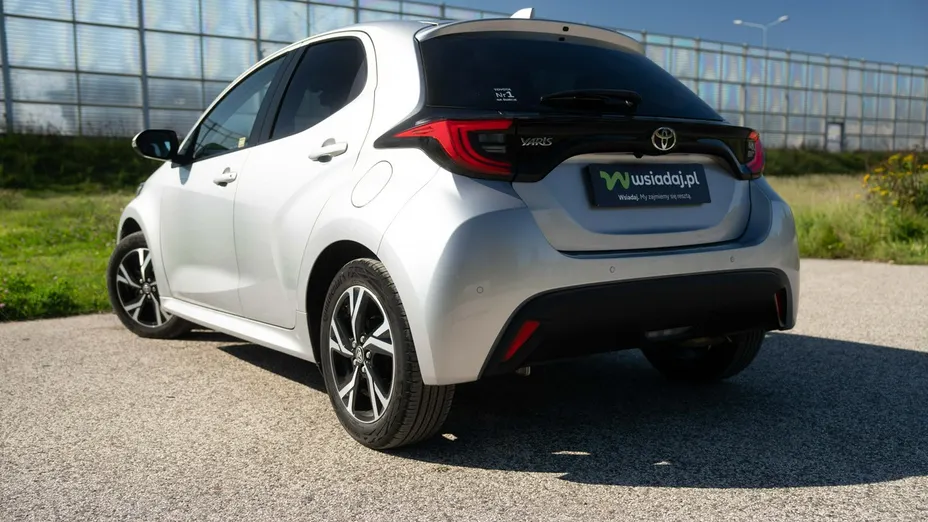 TOYOTA Yaris -