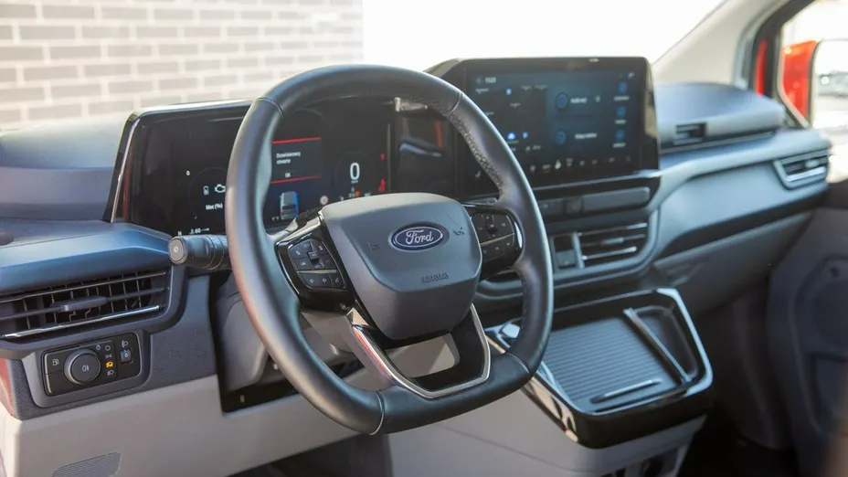 FORD Tourneo Custom -