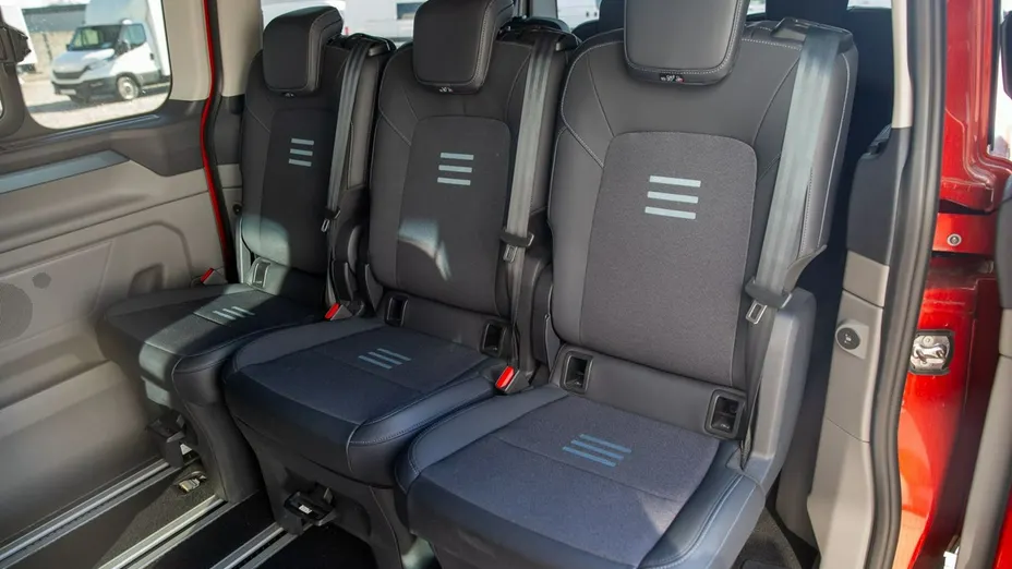 FORD Tourneo Custom -