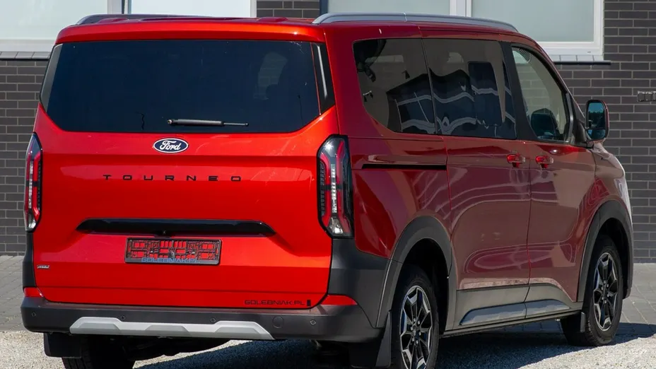 FORD Tourneo Custom -
