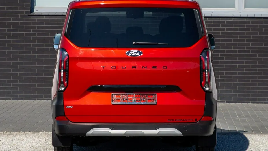 FORD Tourneo Custom -