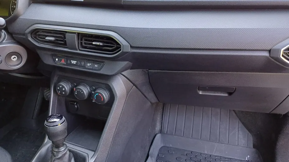 DACIA Logan -